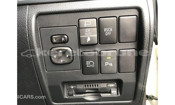 Buy Import Toyota Land Cruiser White Car in Import - Dubai in Belait Buy Import Toyota Land Cruiser White Car in Import - Dubai in Belait