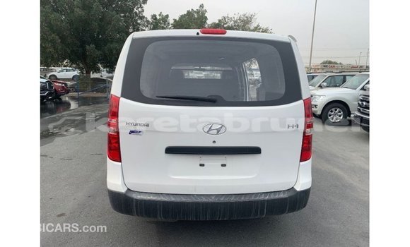 Buy Import Hyundai Cargo White Car in Import - Dubai in Belait Buy Import Hyundai Cargo White Car in Import - Dubai in Belait