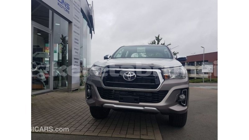 Big with watermark toyota hilux belait import dubai 3382