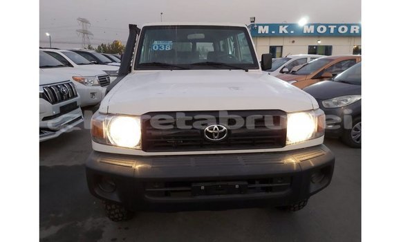 Buy Import Toyota Land Cruiser White Car in Import - Dubai in Belait Buy Import Toyota Land Cruiser White Car in Import - Dubai in Belait
