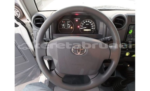 Buy Import Toyota Land Cruiser White Car in Import - Dubai in Belait Buy Import Toyota Land Cruiser White Car in Import - Dubai in Belait