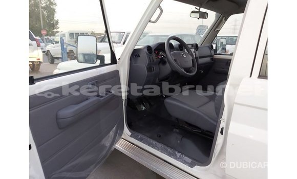 Buy Import Toyota Land Cruiser White Car in Import - Dubai in Belait Buy Import Toyota Land Cruiser White Car in Import - Dubai in Belait
