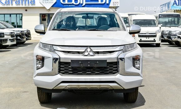 Buy Import Mitsubishi L200 White Car in Import - Dubai in Belait Buy Import Mitsubishi L200 White Car in Import - Dubai in Belait