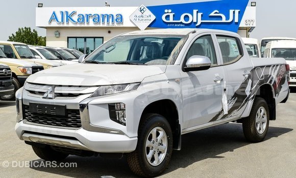 Buy Import Mitsubishi L200 White Car in Import - Dubai in Belait Buy Import Mitsubishi L200 White Car in Import - Dubai in Belait