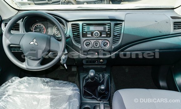 Buy Import Mitsubishi L200 White Car in Import - Dubai in Belait Buy Import Mitsubishi L200 White Car in Import - Dubai in Belait