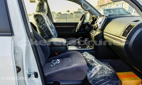 Buy Import Toyota Land Cruiser White Car in Import - Dubai in Belait Buy Import Toyota Land Cruiser White Car in Import - Dubai in Belait
