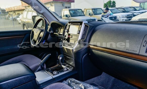 Buy Import Toyota Land Cruiser White Car in Import - Dubai in Belait Buy Import Toyota Land Cruiser White Car in Import - Dubai in Belait
