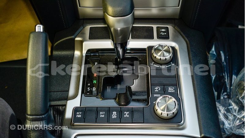 Big with watermark toyota land cruiser belait import dubai 3390