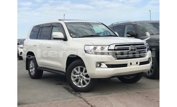 Buy Import Toyota Land Cruiser White Car in Import - Dubai in Belait Buy Import Toyota Land Cruiser White Car in Import - Dubai in Belait