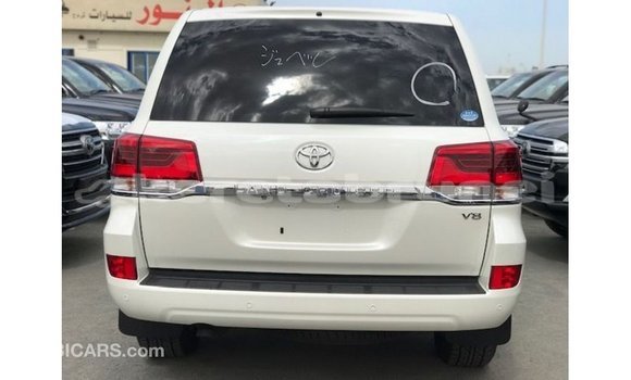 Buy Import Toyota Land Cruiser White Car in Import - Dubai in Belait Buy Import Toyota Land Cruiser White Car in Import - Dubai in Belait