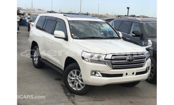 Buy Import Toyota Land Cruiser White Car in Import - Dubai in Belait Buy Import Toyota Land Cruiser White Car in Import - Dubai in Belait