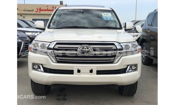Buy Import Toyota Land Cruiser White Car in Import - Dubai in Belait Buy Import Toyota Land Cruiser White Car in Import - Dubai in Belait