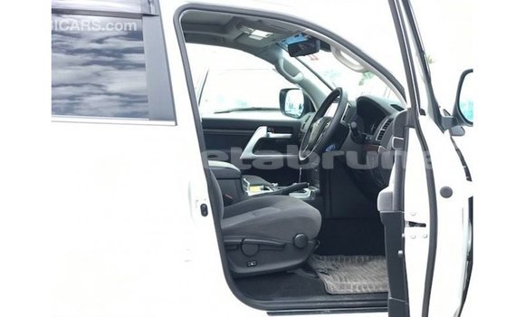 Buy Import Toyota Land Cruiser White Car in Import - Dubai in Belait Buy Import Toyota Land Cruiser White Car in Import - Dubai in Belait