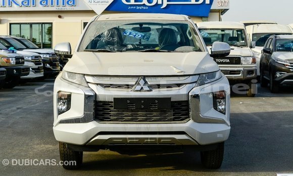 Buy Import Mitsubishi L200 White Car in Import - Dubai in Belait Buy Import Mitsubishi L200 White Car in Import - Dubai in Belait