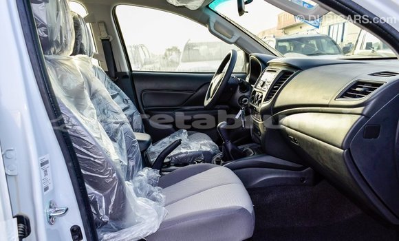 Buy Import Mitsubishi L200 White Car in Import - Dubai in Belait Buy Import Mitsubishi L200 White Car in Import - Dubai in Belait