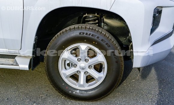 Buy Import Mitsubishi L200 White Car in Import - Dubai in Belait Buy Import Mitsubishi L200 White Car in Import - Dubai in Belait