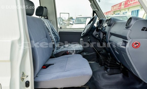 Buy Import Toyota Land Cruiser White Car in Import - Dubai in Belait Buy Import Toyota Land Cruiser White Car in Import - Dubai in Belait