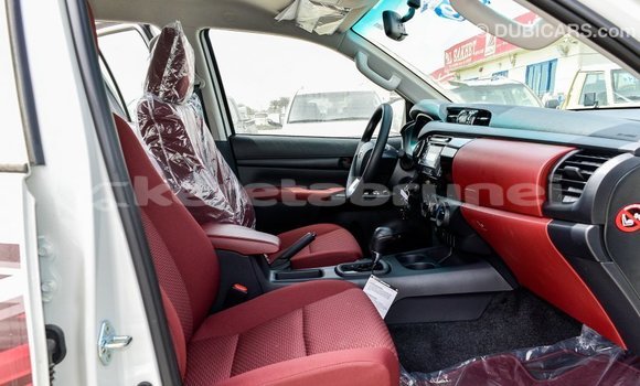 Buy Import Toyota Hilux White Car in Import - Dubai in Belait Buy Import Toyota Hilux White Car in Import - Dubai in Belait