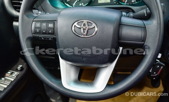Buy Import Toyota Hilux White Car in Import - Dubai in Belait Buy Import Toyota Hilux White Car in Import - Dubai in Belait