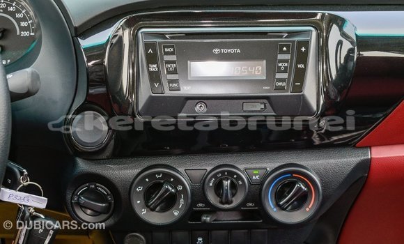 Buy Import Toyota Hilux White Car in Import - Dubai in Belait Buy Import Toyota Hilux White Car in Import - Dubai in Belait