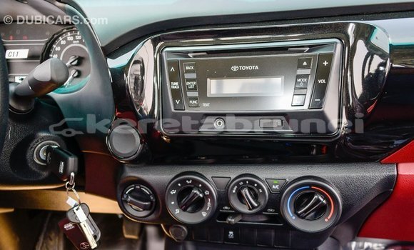 Buy Import Toyota Hilux White Car in Import - Dubai in Belait Buy Import Toyota Hilux White Car in Import - Dubai in Belait