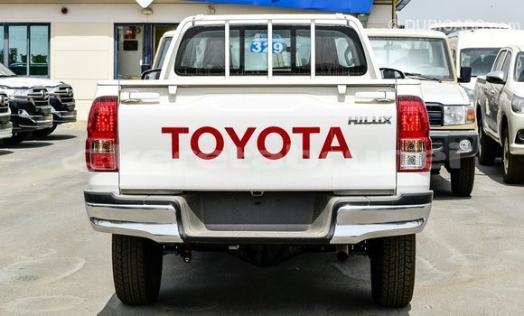 Buy Import Toyota Hilux White Car in Import - Dubai in Belait Buy Import Toyota Hilux White Car in Import - Dubai in Belait
