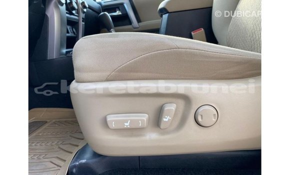 Buy Import Toyota HiAce White Truck in Import - Dubai in Belait Buy Import Toyota HiAce White Truck in Import - Dubai in Belait