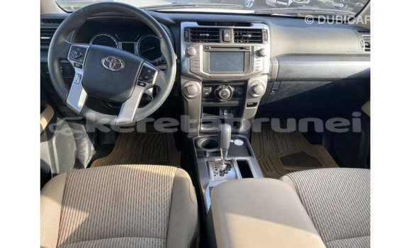 Buy Import Toyota HiAce White Truck in Import - Dubai in Belait Buy Import Toyota HiAce White Truck in Import - Dubai in Belait
