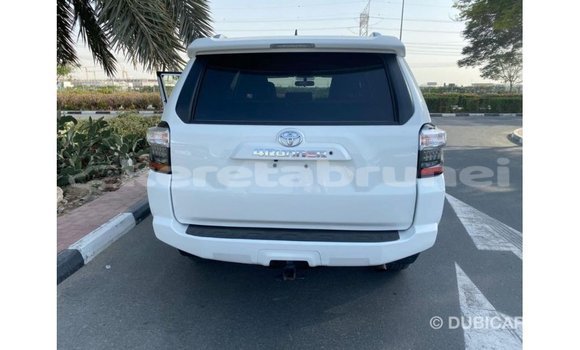 Buy Import Toyota HiAce White Truck in Import - Dubai in Belait Buy Import Toyota HiAce White Truck in Import - Dubai in Belait