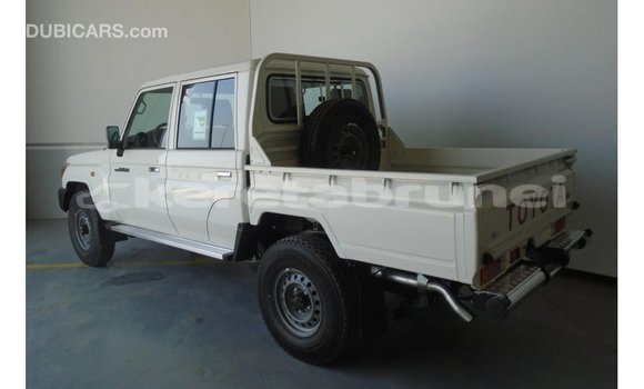 Buy Import Toyota Land Cruiser White Car in Import - Dubai in Belait Buy Import Toyota Land Cruiser White Car in Import - Dubai in Belait