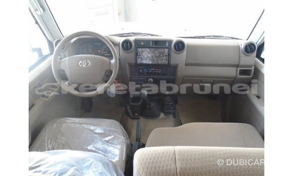 Buy Import Toyota Land Cruiser White Car in Import - Dubai in Belait Buy Import Toyota Land Cruiser White Car in Import - Dubai in Belait