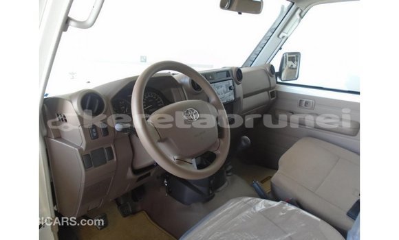 Buy Import Toyota Land Cruiser White Car in Import - Dubai in Belait Buy Import Toyota Land Cruiser White Car in Import - Dubai in Belait