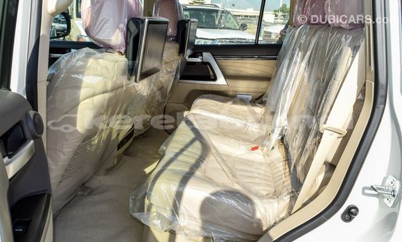 Buy Import Toyota Land Cruiser White Car in Import - Dubai in Belait Buy Import Toyota Land Cruiser White Car in Import - Dubai in Belait