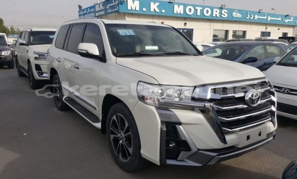 Buy Import Toyota Land Cruiser White Car in Import - Dubai in Belait Buy Import Toyota Land Cruiser White Car in Import - Dubai in Belait