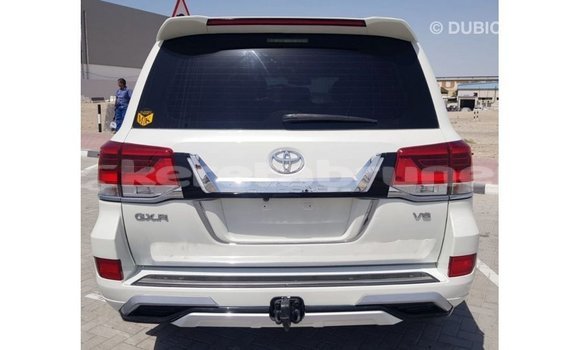 Buy Import Toyota Land Cruiser White Car in Import - Dubai in Belait Buy Import Toyota Land Cruiser White Car in Import - Dubai in Belait