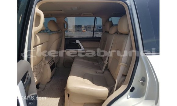 Buy Import Toyota Land Cruiser White Car in Import - Dubai in Belait Buy Import Toyota Land Cruiser White Car in Import - Dubai in Belait