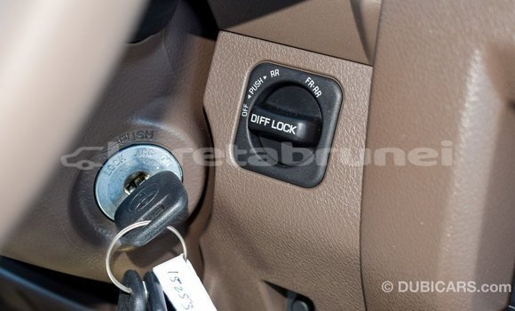 Buy Import Toyota Land Cruiser Beige Car in Import - Dubai in Belait Buy Import Toyota Land Cruiser Beige Car in Import - Dubai in Belait