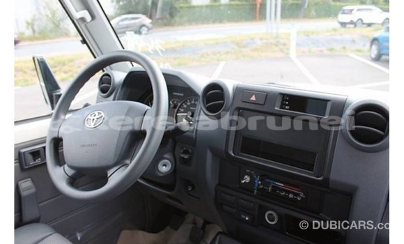 Buy Import Toyota Land Cruiser White Car in Import - Dubai in Belait Buy Import Toyota Land Cruiser White Car in Import - Dubai in Belait