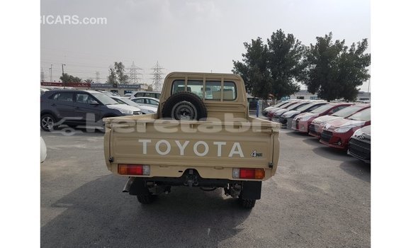 Buy Import Toyota Land Cruiser Beige Car in Import - Dubai in Belait Buy Import Toyota Land Cruiser Beige Car in Import - Dubai in Belait