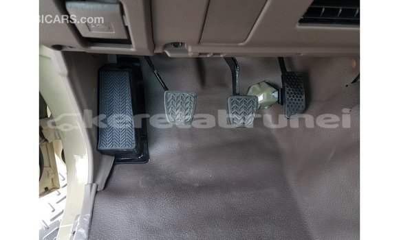 Buy Import Toyota Land Cruiser Beige Car in Import - Dubai in Belait Buy Import Toyota Land Cruiser Beige Car in Import - Dubai in Belait