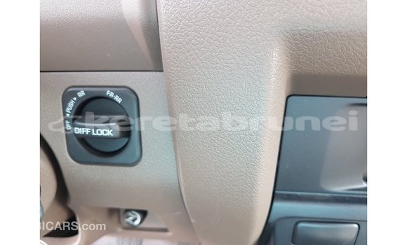 Buy Import Toyota Land Cruiser Beige Car in Import - Dubai in Belait Buy Import Toyota Land Cruiser Beige Car in Import - Dubai in Belait