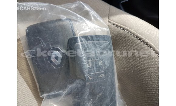 Buy Import Renault 19 Green Car in Import - Dubai in Belait Buy Import Renault 19 Green Car in Import - Dubai in Belait