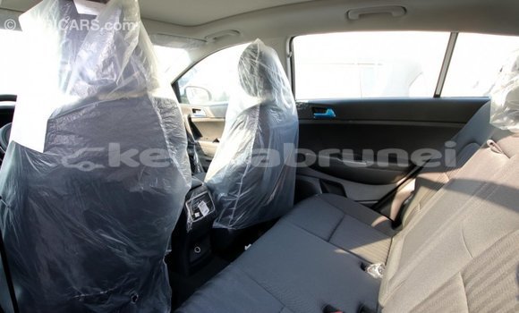 Buy Import Kia Sportage White Car in Import - Dubai in Belait