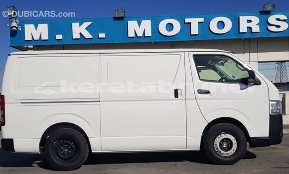 Buy Import Toyota Hiace White Car in Import - Dubai in Belait Buy Import Toyota Hiace White Car in Import - Dubai in Belait