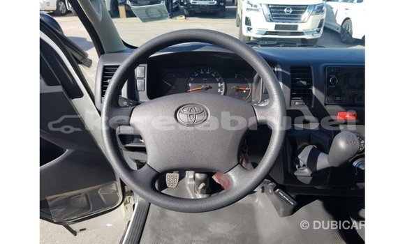 Buy Import Toyota Hiace White Car in Import - Dubai in Belait Buy Import Toyota Hiace White Car in Import - Dubai in Belait