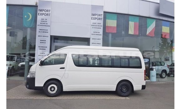 Buy Import Toyota Hiace White Car in Import - Dubai in Belait Buy Import Toyota Hiace White Car in Import - Dubai in Belait