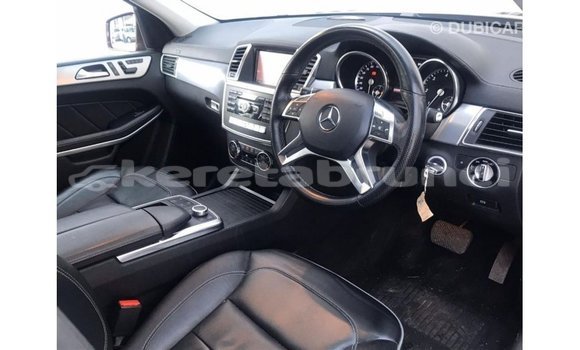 Buy Import Mercedes-Benz 190 Red Car in Import - Dubai in Belait Buy Import Mercedes-Benz 190 Red Car in Import - Dubai in Belait
