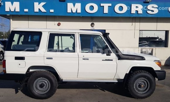 Buy Import Toyota Land Cruiser White Car in Import - Dubai in Belait Buy Import Toyota Land Cruiser White Car in Import - Dubai in Belait