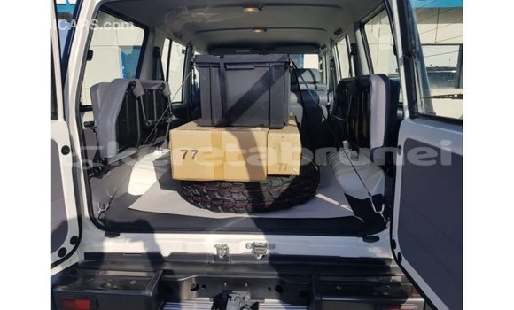 Buy Import Toyota Land Cruiser White Car in Import - Dubai in Belait Buy Import Toyota Land Cruiser White Car in Import - Dubai in Belait