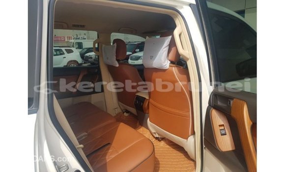 Buy Import Toyota Land Cruiser White Car in Import - Dubai in Belait Buy Import Toyota Land Cruiser White Car in Import - Dubai in Belait